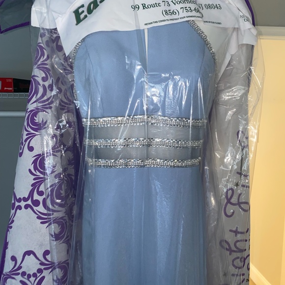 Size 4 Periwinkle Prom Dress - Picture 3 of 6